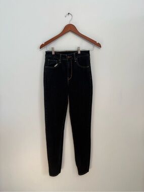 Levi's High-Rise Black Slim Jeans
